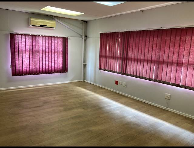 1,010M² WAREHOUSE TO LET IN MAXMEAD